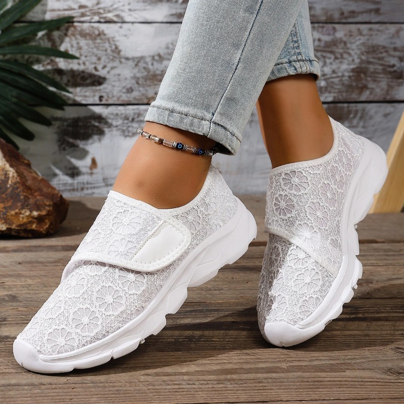 Damskie sneakersy, lekkie i od – White Sneaker Care Kit recenzja i cena