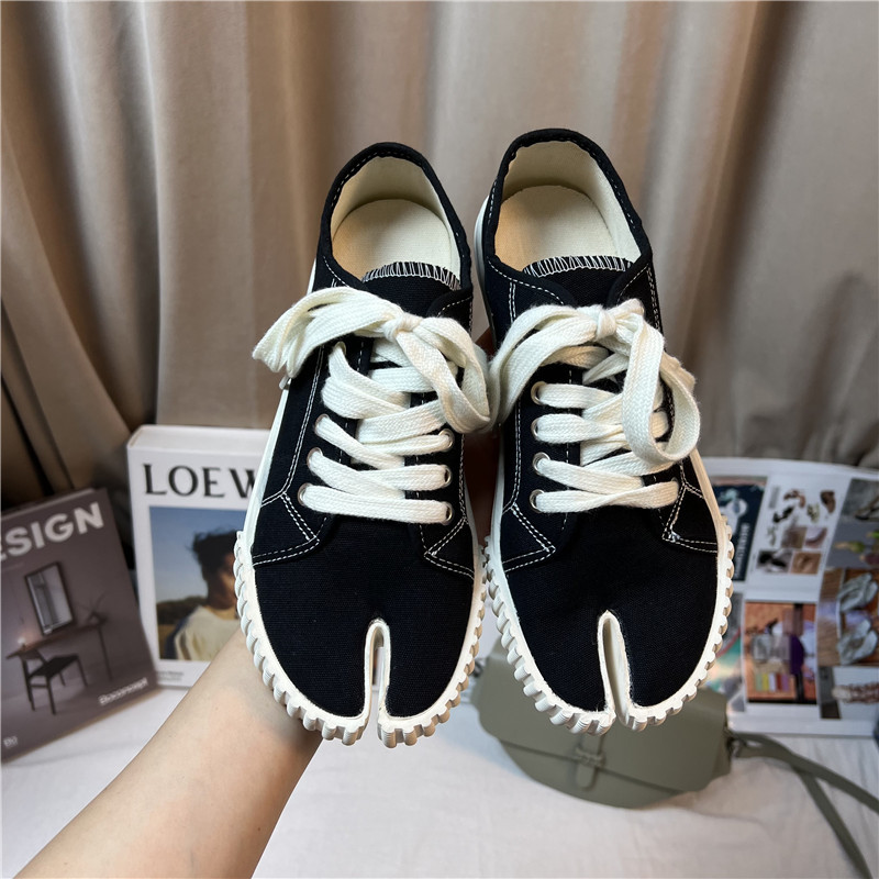 Damskie buty płócienne Tabi St – White Sneaker Care Kit recenzja i cena