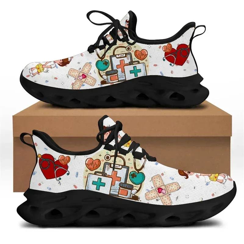 Białe buty pielęgniarskie dla  – White Sneaker Care Kit recenzja i cena