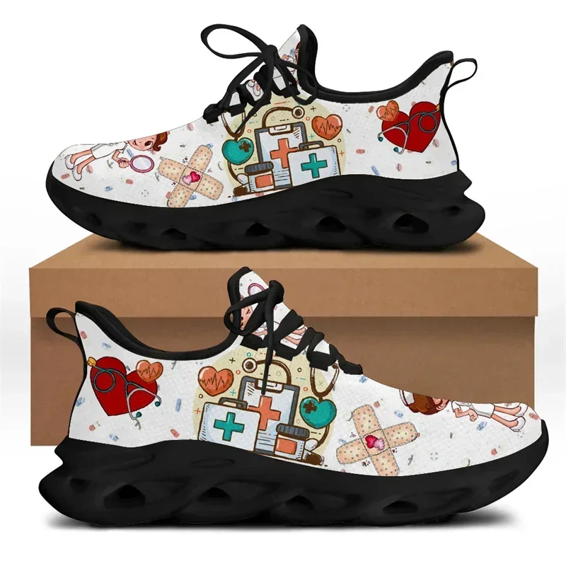 Białe buty pielęgniarskie dla  – White Sneaker Care Kit recenzja i cena